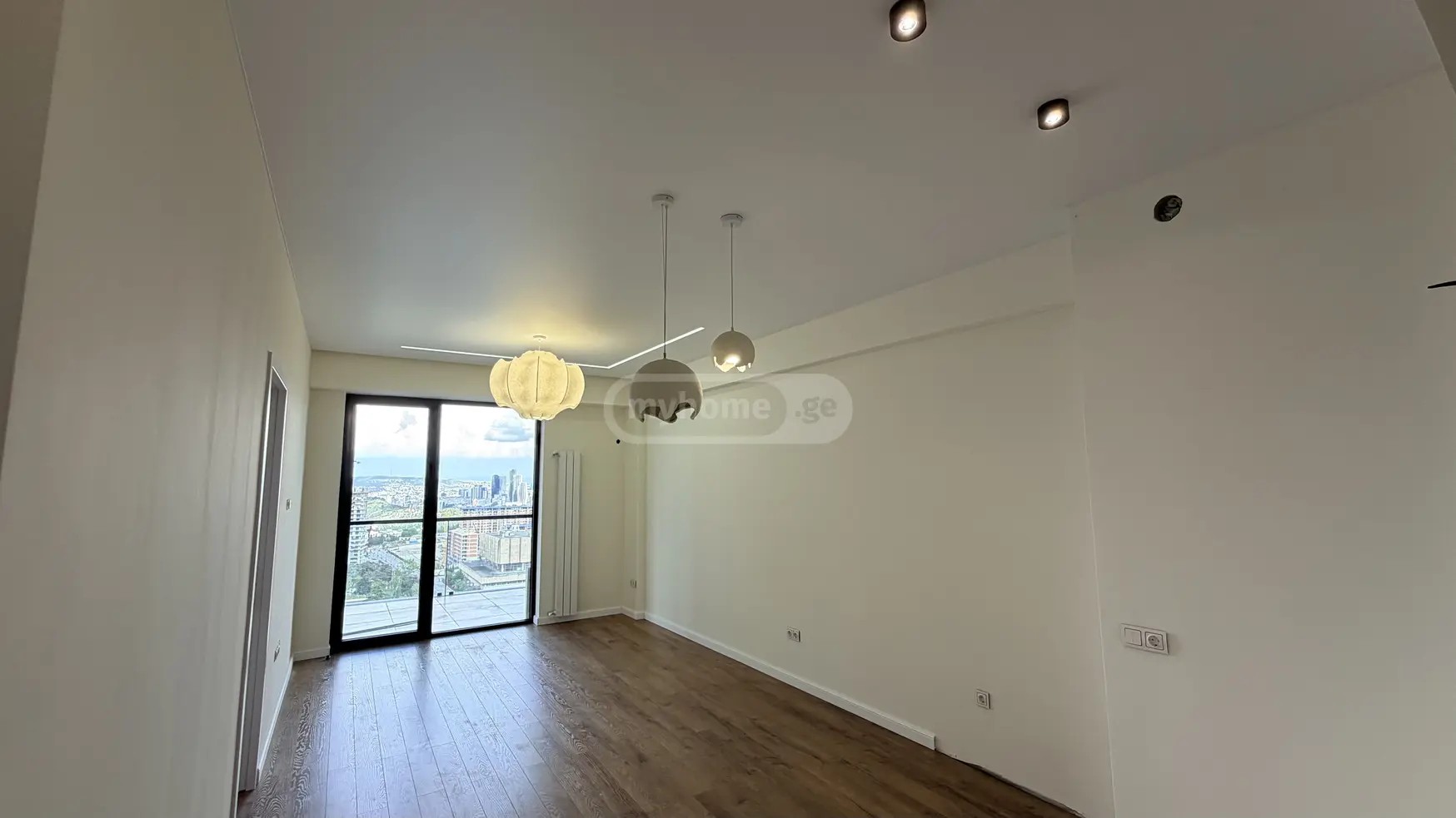 უნივერსიტეტის ქ. 29 - 3 rooms