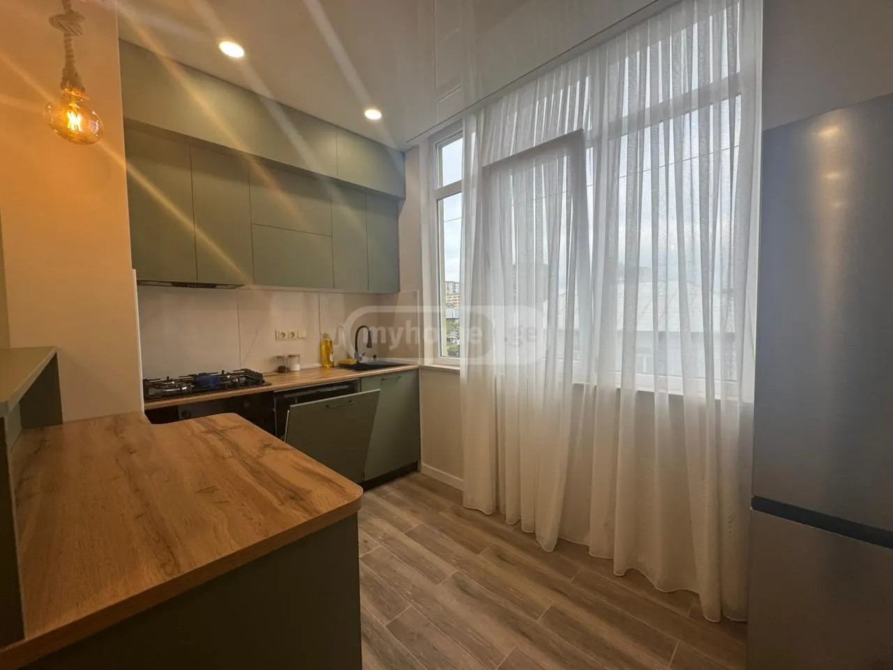 კომახიძე მ. ქ. 97 - 3 rooms