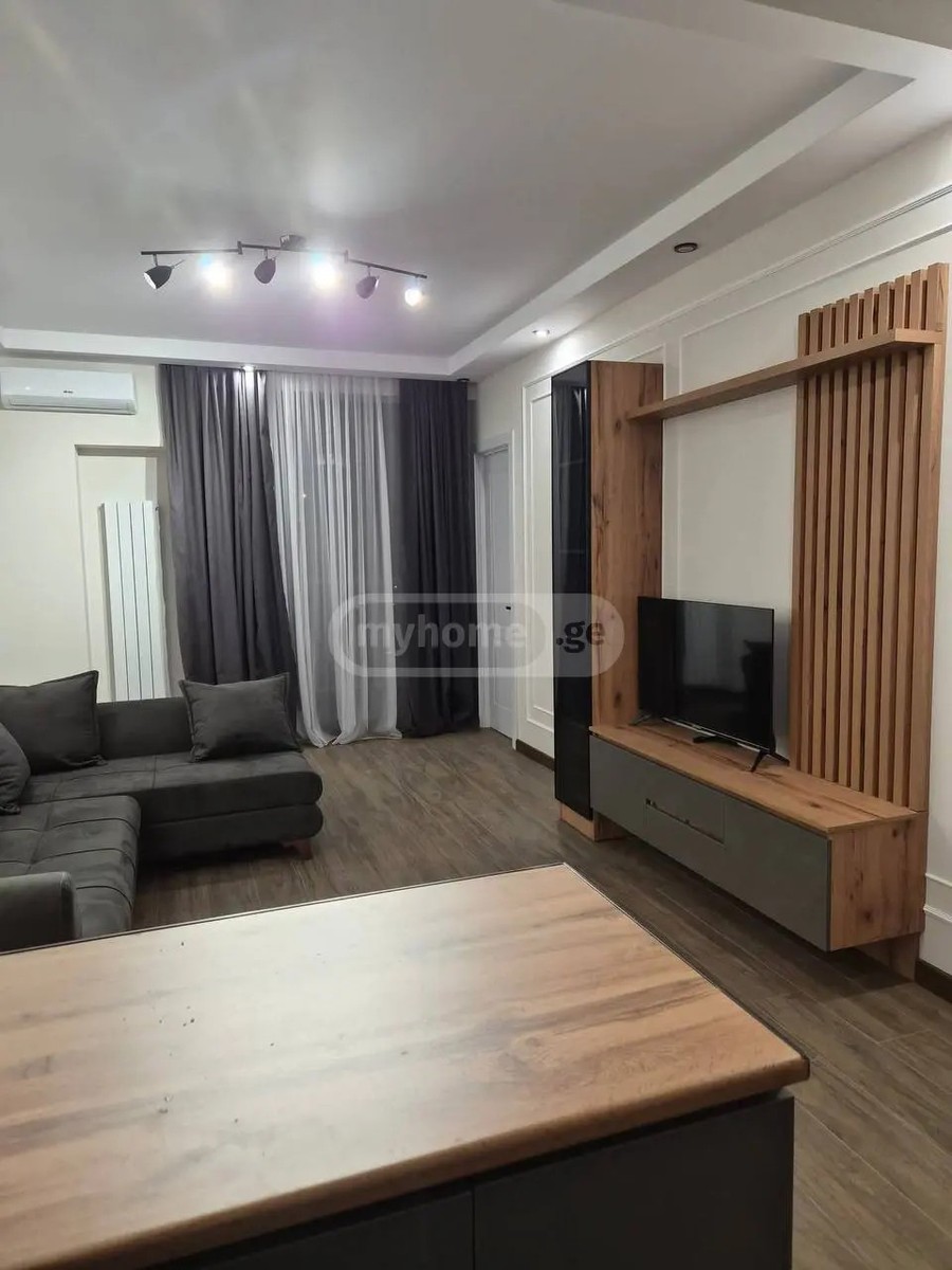 ბერი გაბრიელ სალოსის გამზ. 55 - 3 rooms