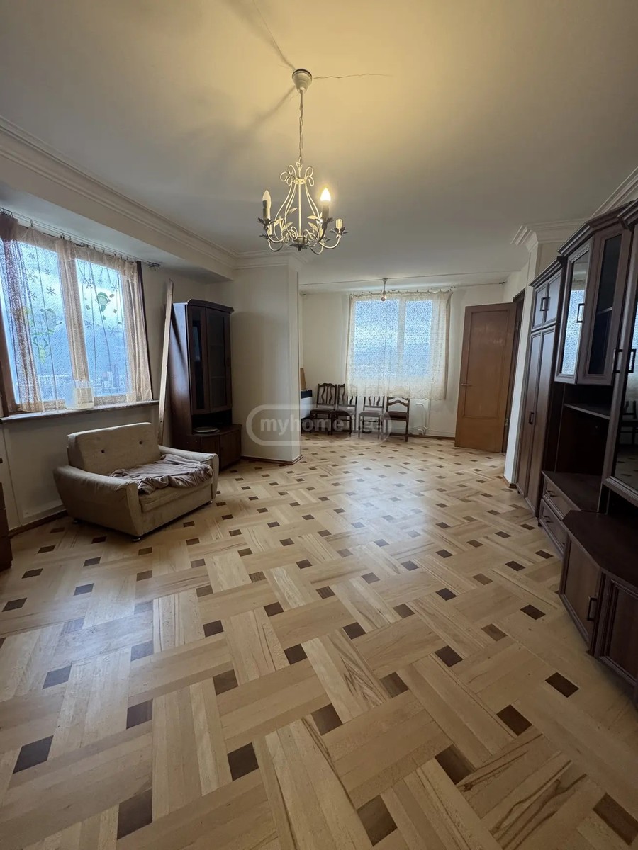 ჟღენტი ბ. ქ. 81 - 3 rooms