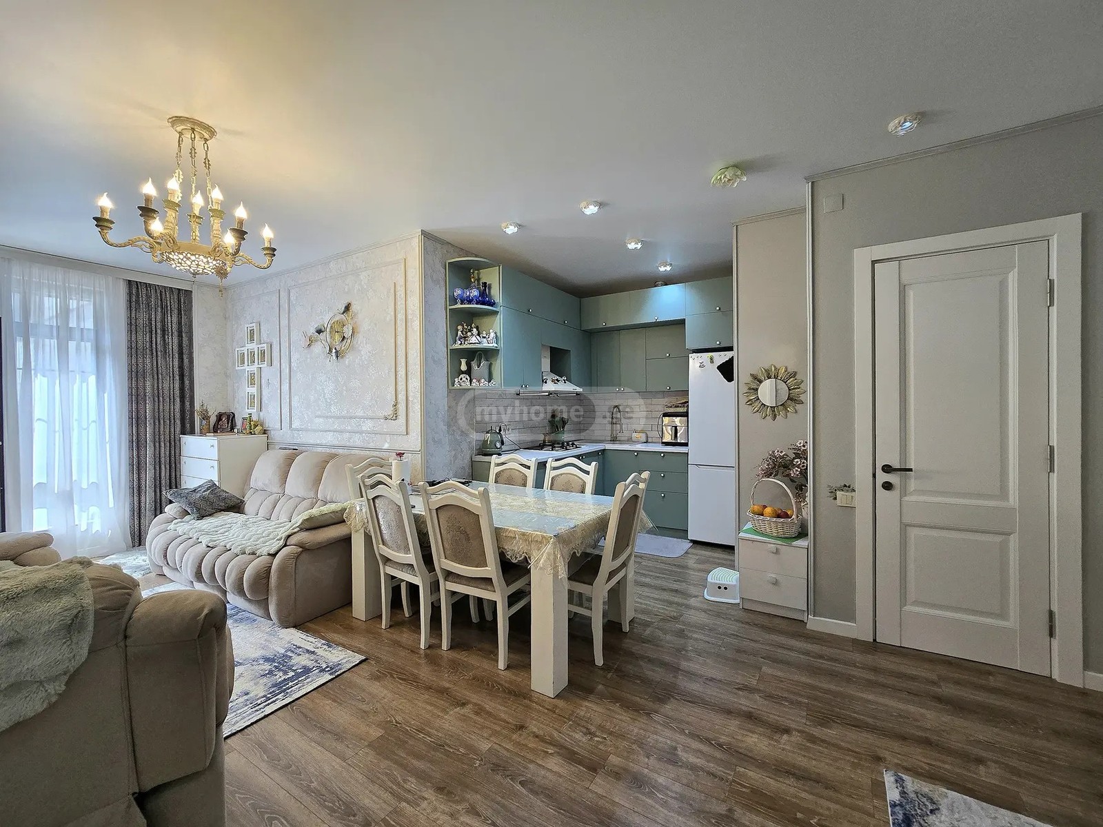 თაყაიშვილი ე. ქ. 2 - 3 rooms