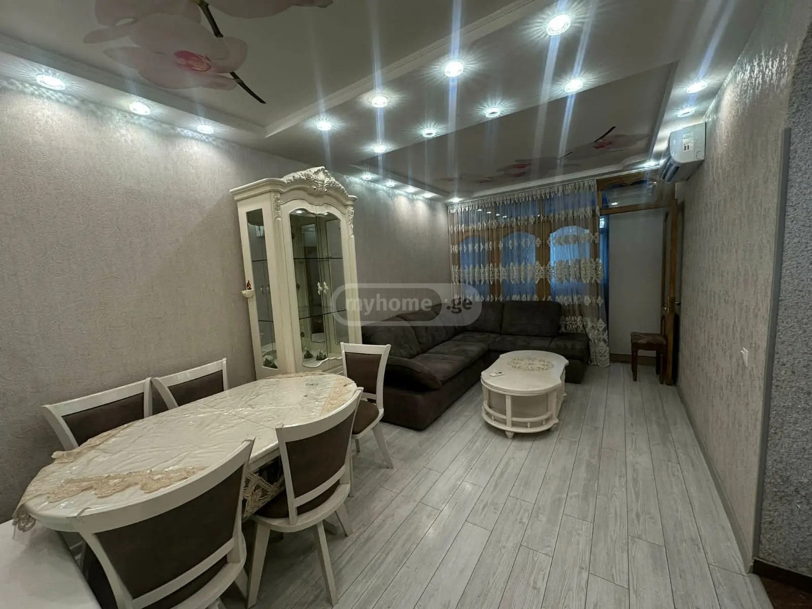ტაძრის ქ.  - 3 rooms
