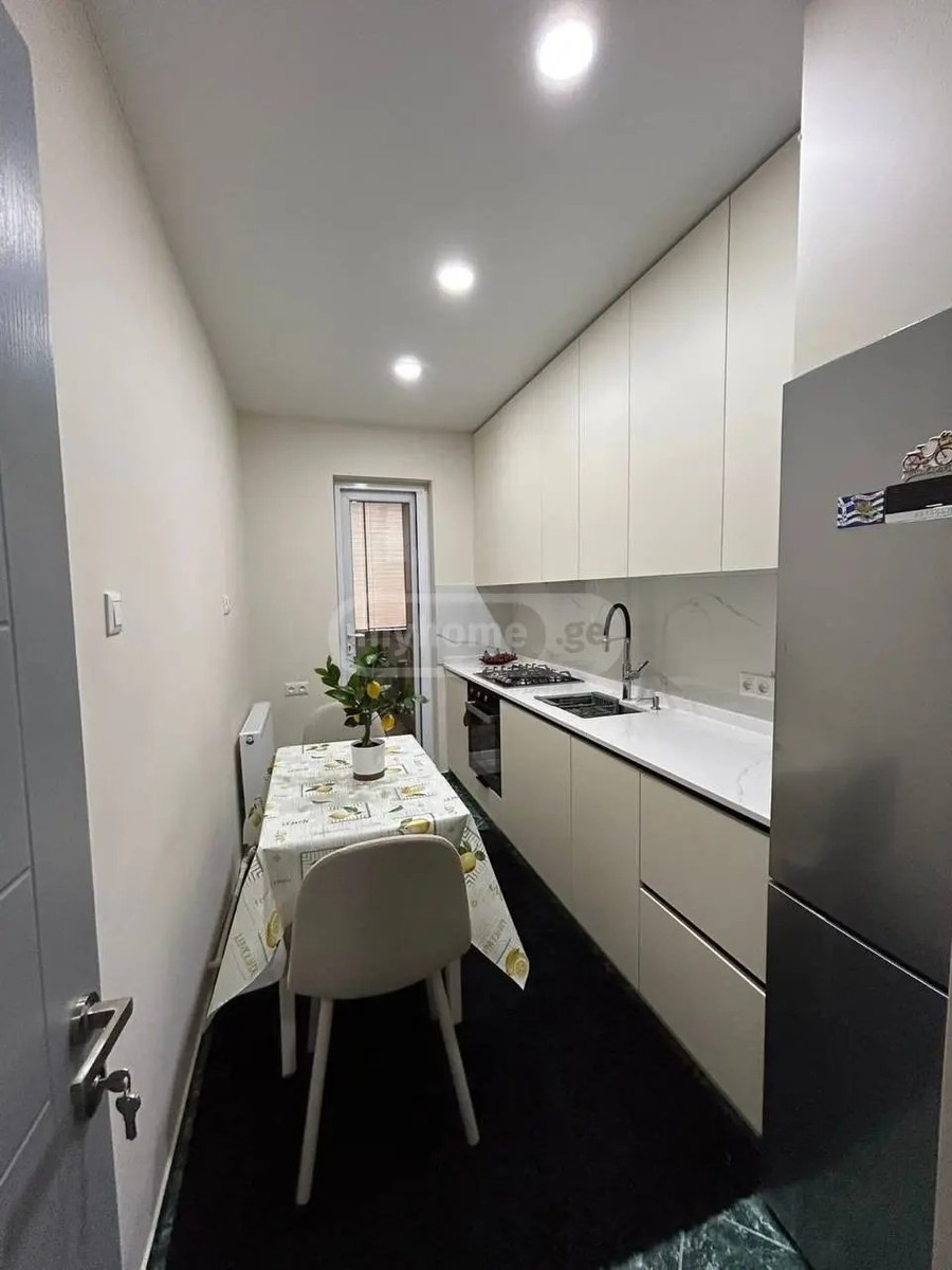 ბალაძე დ. ქუჩა 9 - 4 rooms