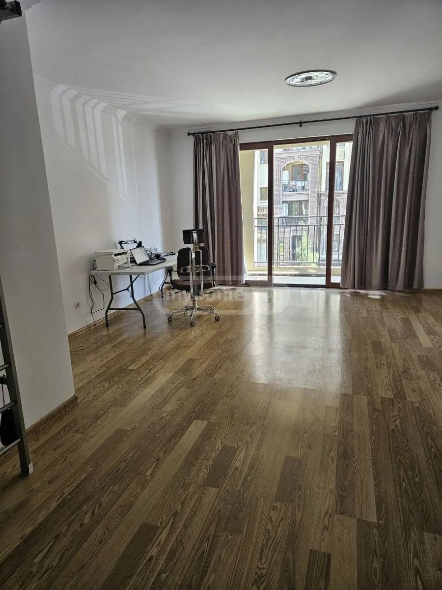კუპრაძე ვ. ქ. 72 - 3 rooms