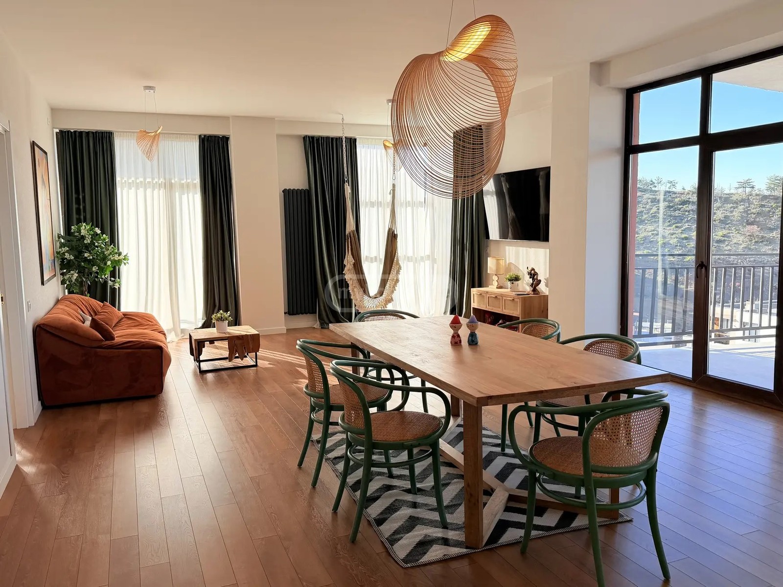 ჟვანია ნ. ქ. 73 - 5 rooms