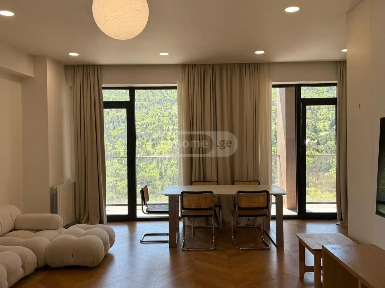 ჭავჭავაძე ი. გამზირი 49ე - 5 rooms