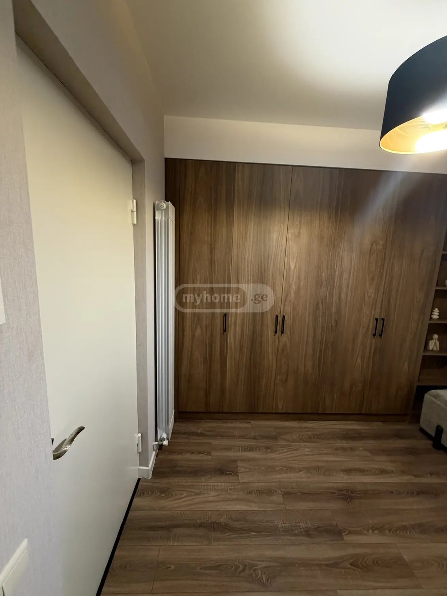 ნინუა ვ. ქ. (ყოფ. ტრიკოტაჟის ქ.) 3 - 2 rooms
