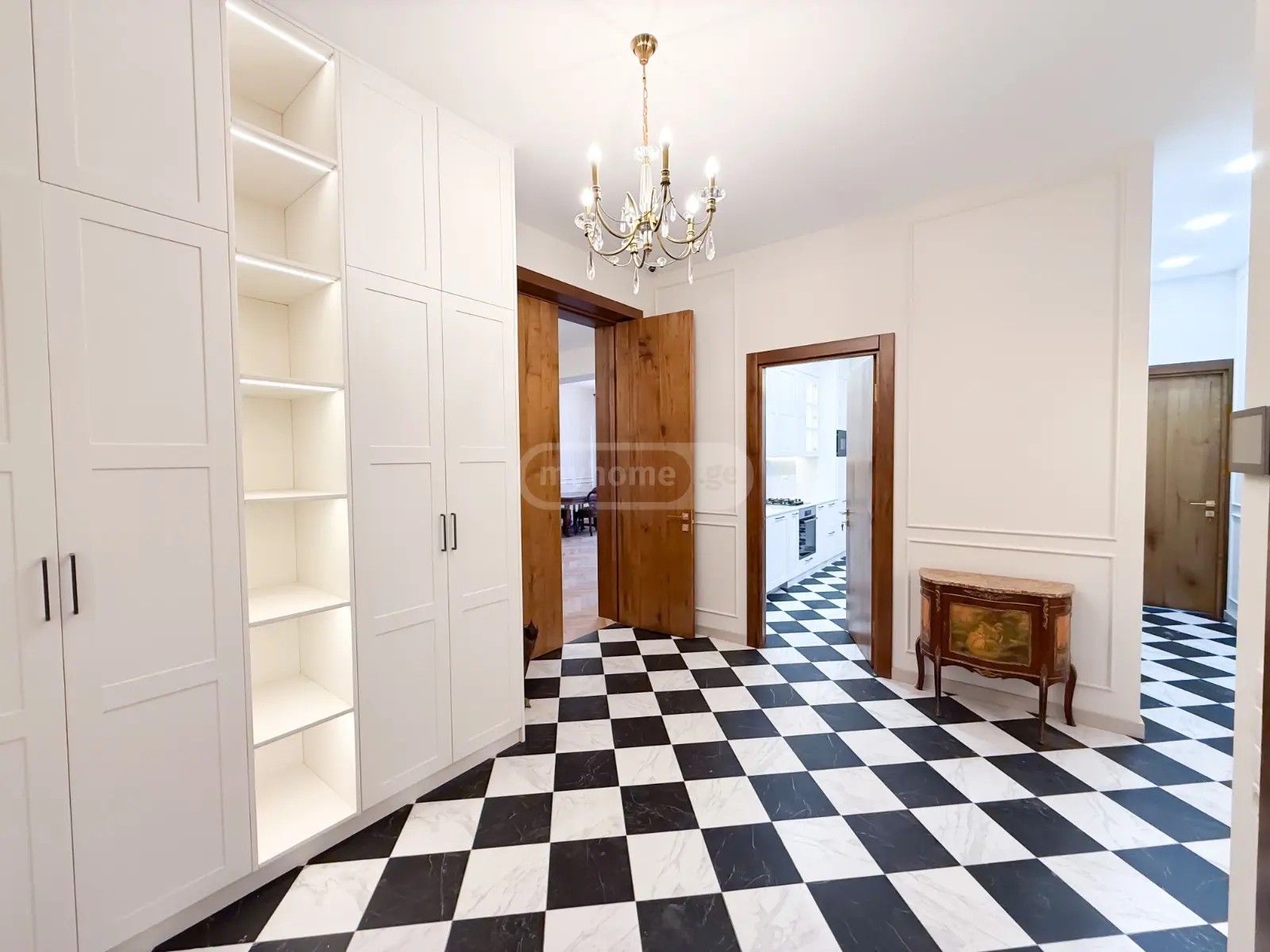 ლარსის ქ.  - 4 rooms