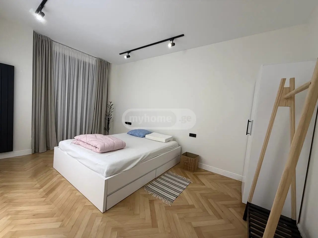 ფიროსმანი ნ. ქ. 17 - 2 rooms