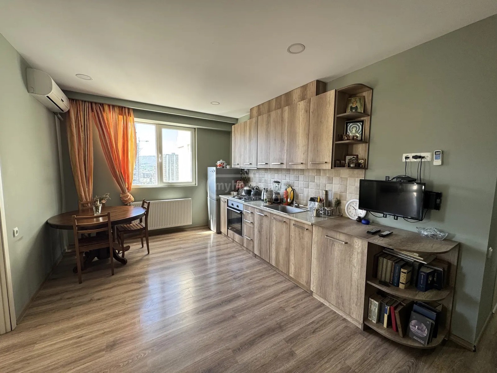 პეტრე იბერის ქ. 6 - 3 rooms