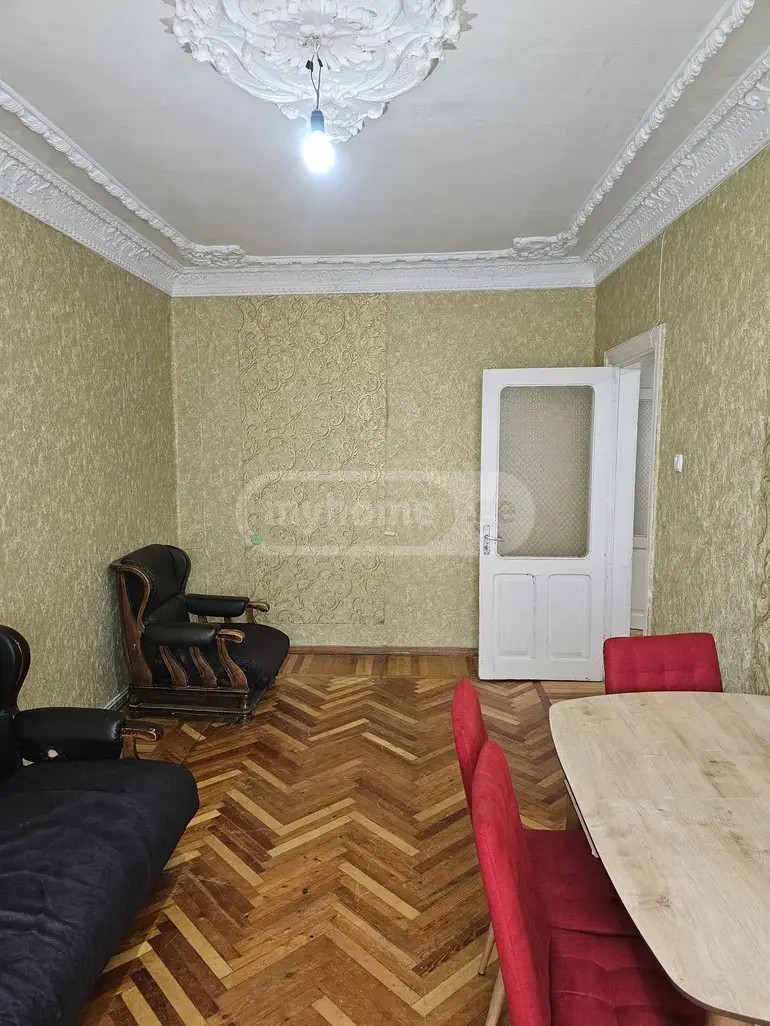 ლეონიძის ქ.  - 4 rooms
