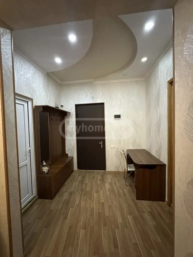 აღმაშენებლის გამზ.  - 3 rooms