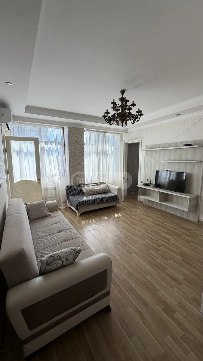 ანგისის ქ. 15 - 4 rooms