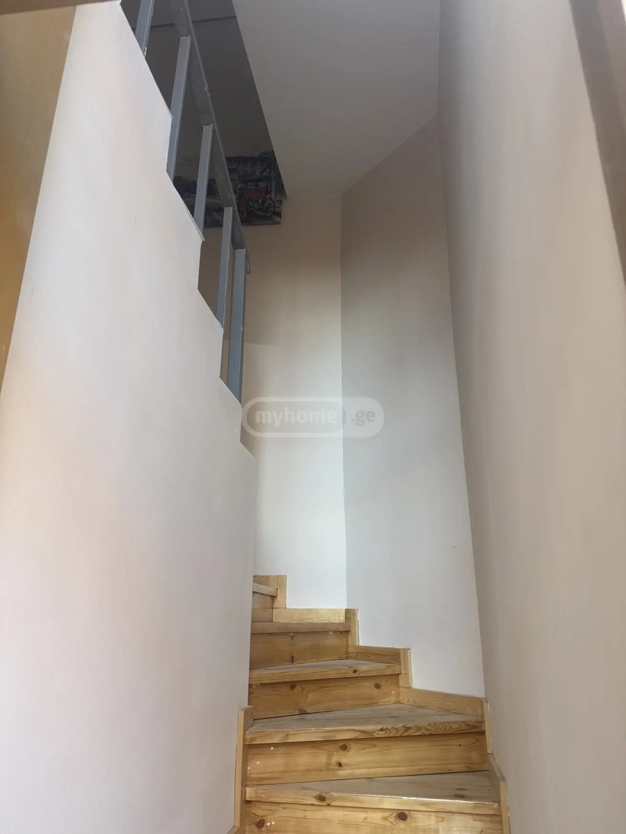 წინამძღვრიშვილი მ. ქ. 1 - 5 rooms