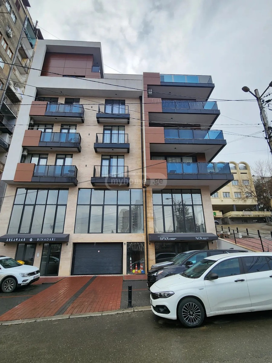 ბურძგლას ქ. 106 - 8 rooms