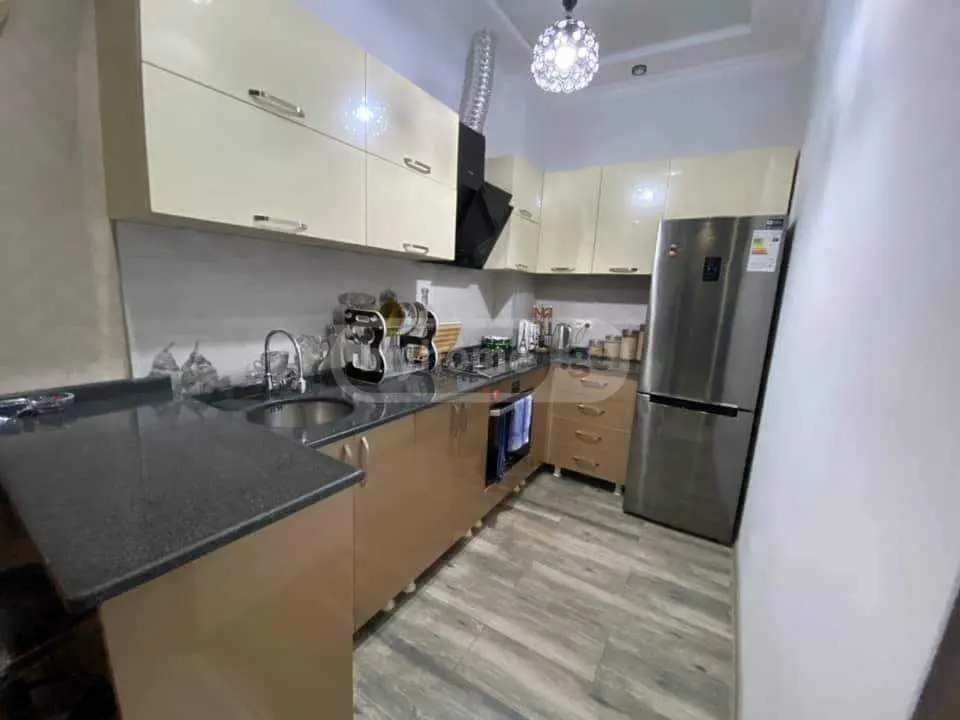 ანგისის ქ. 34 - 3 rooms
