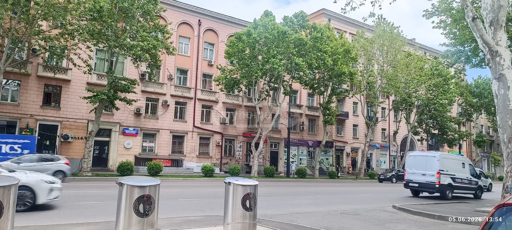 წერეთლის გამზ.  - 4 rooms