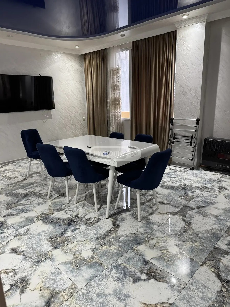 აღმაშენებლის ქ. 18 - 4 rooms