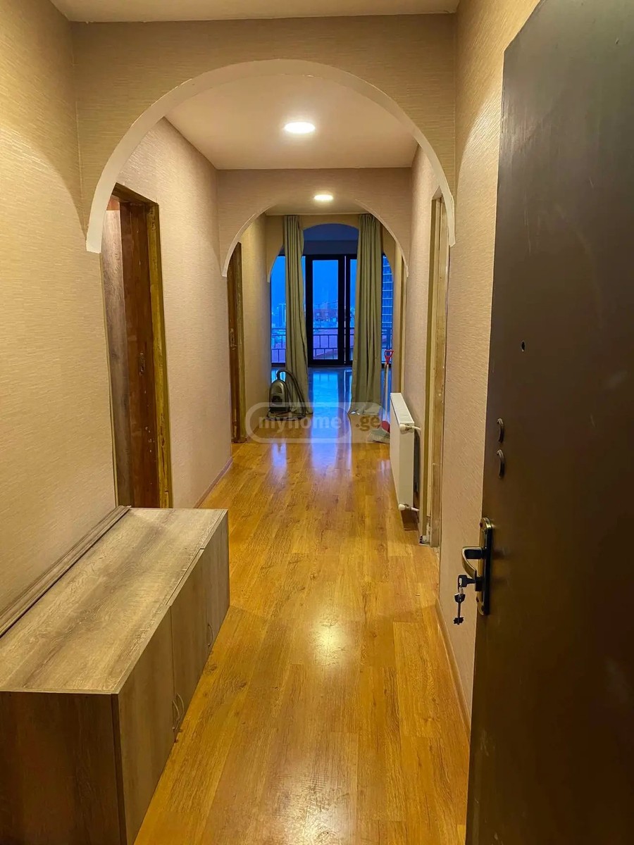 გაზაფხულის ქ.  - 5 rooms