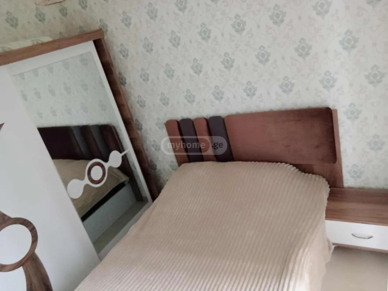 ანგისის ქ.  - 3 rooms