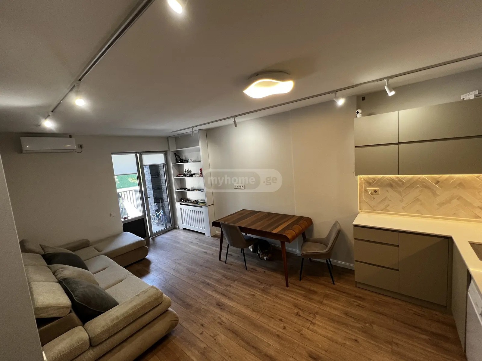 მარშალ გელოვანის გამზ. 23 - 3 rooms