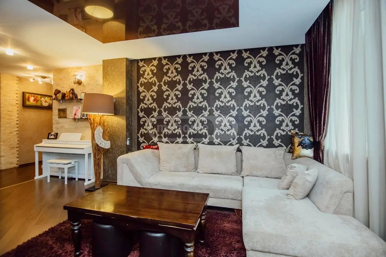 ანგისის ქ. 2 - 4 rooms