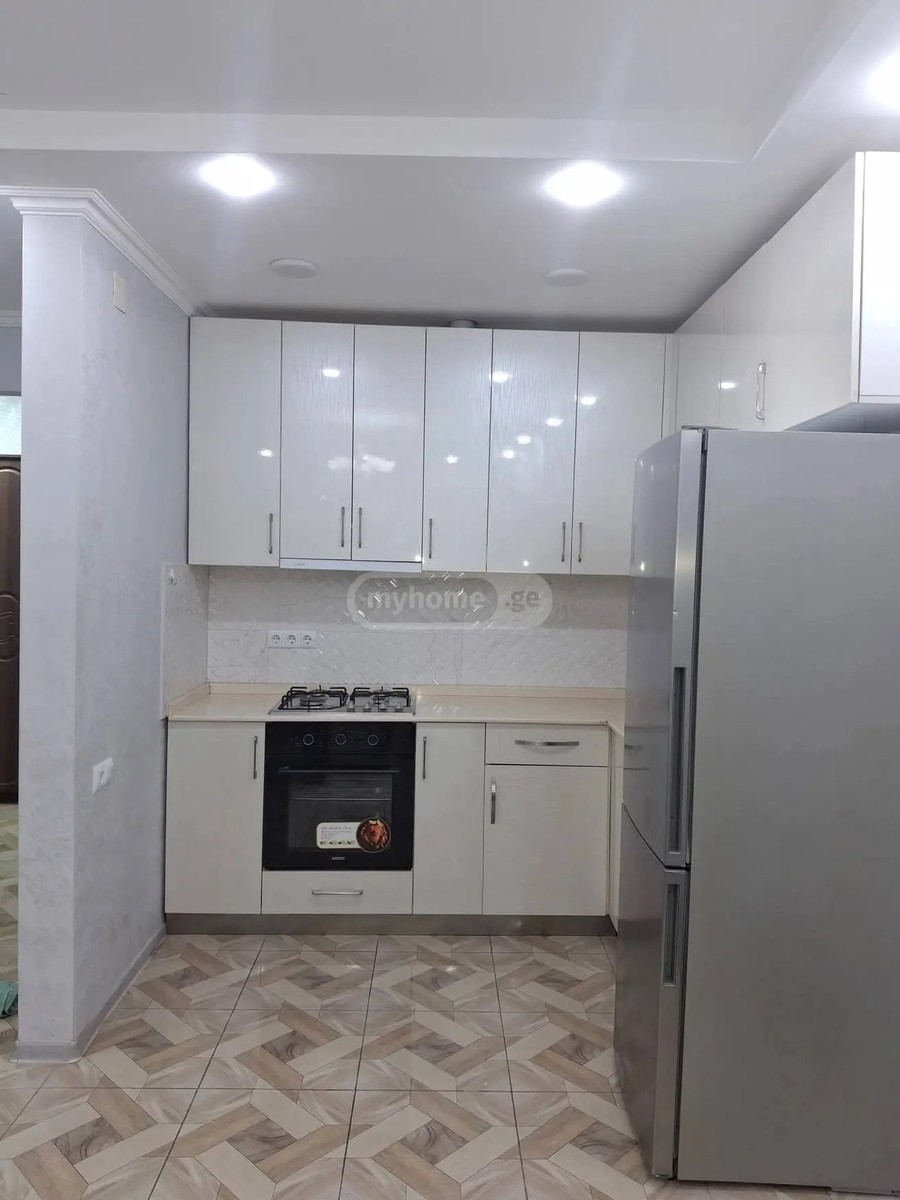 აღმაშენებლის ქ.  - 3 rooms