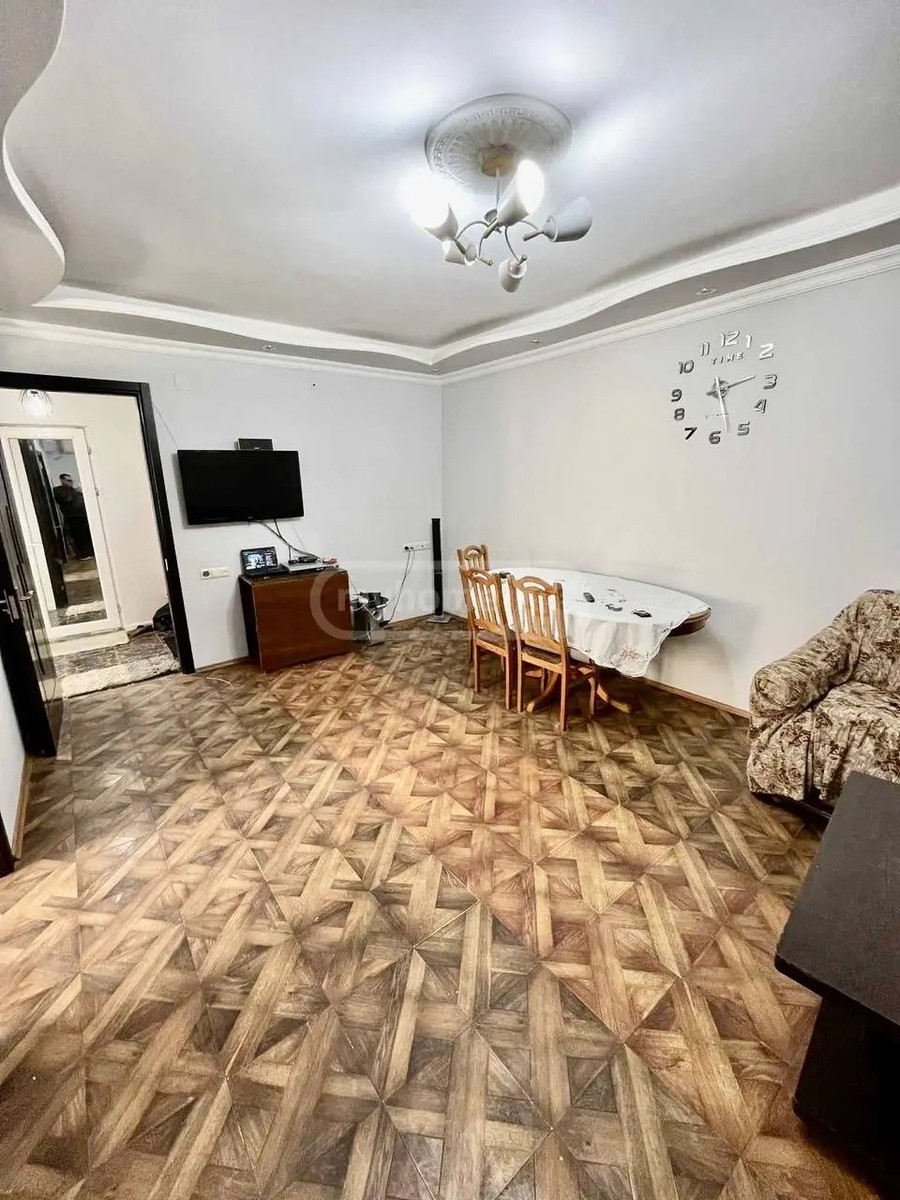 ხიმშიაშვილი შ. ქ. 37 - 4 rooms