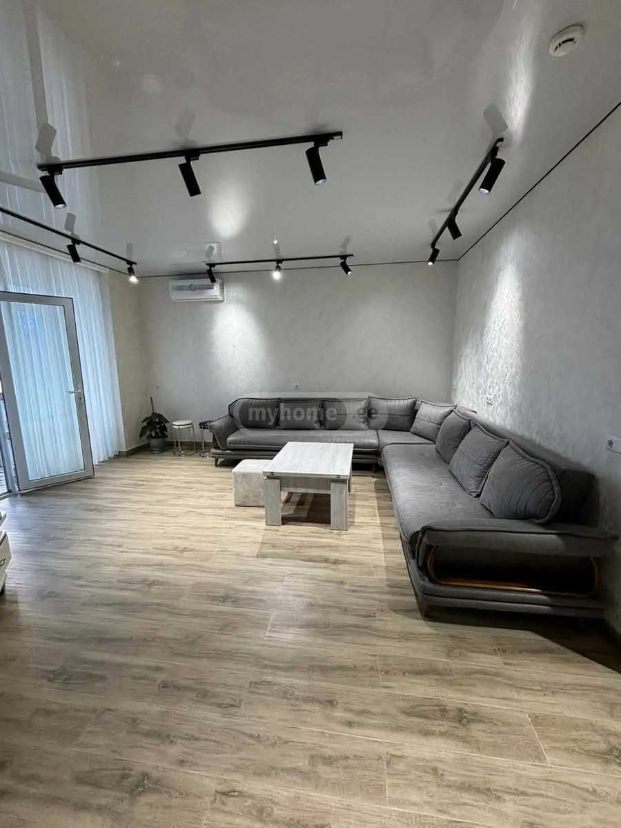 წმინდა ევდემოზ კათოლიკოსის ქ. 48 - 3 rooms