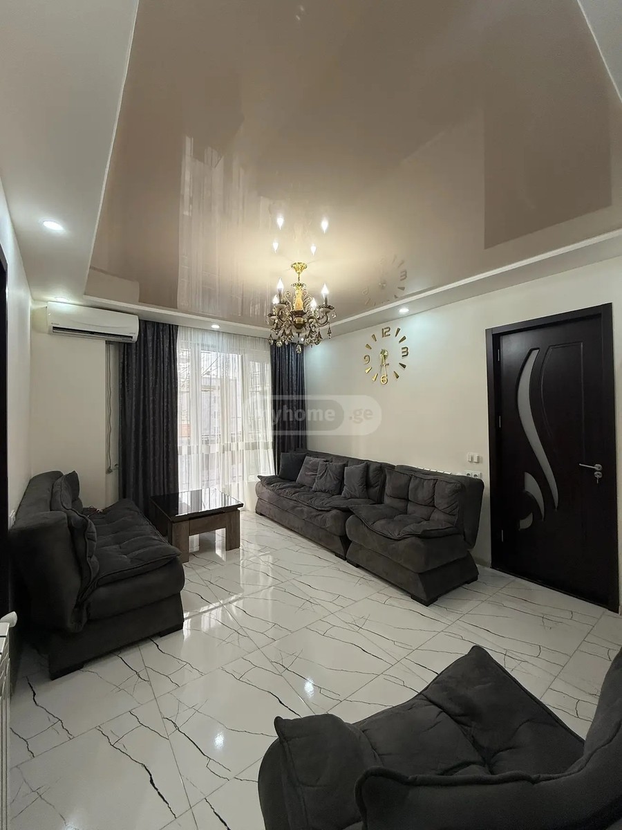 აღმაშენებლის ქ.  - 3 rooms