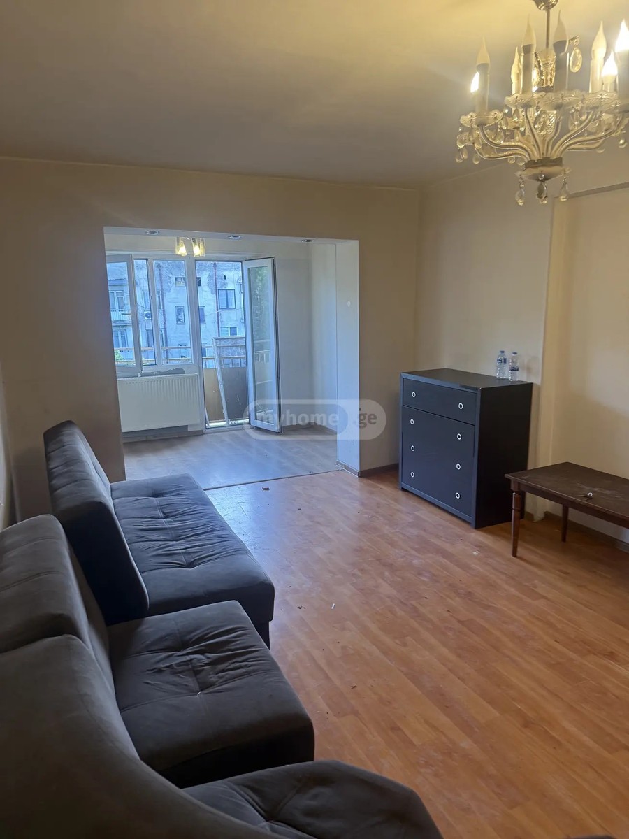 პეკინის გამზ. 18 - 3 rooms