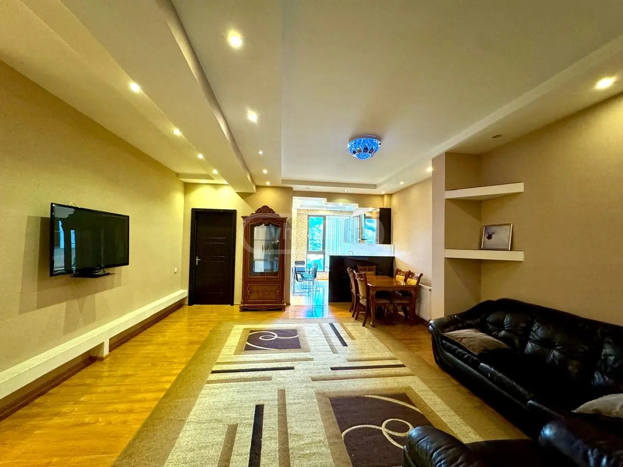 ბერი გაბრიელ სალოსის გამზ. 138 - 3 rooms