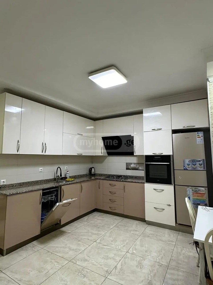 ანგისის ქ. 15 - 4 rooms