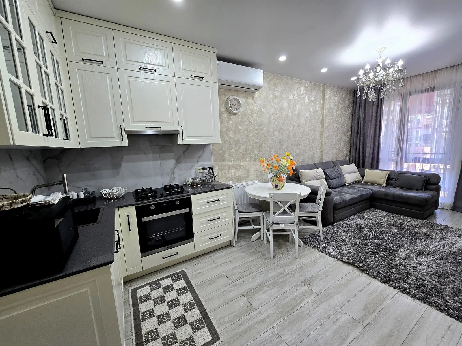 ფარნავაზ მეფის ქ. 180 - 3 rooms