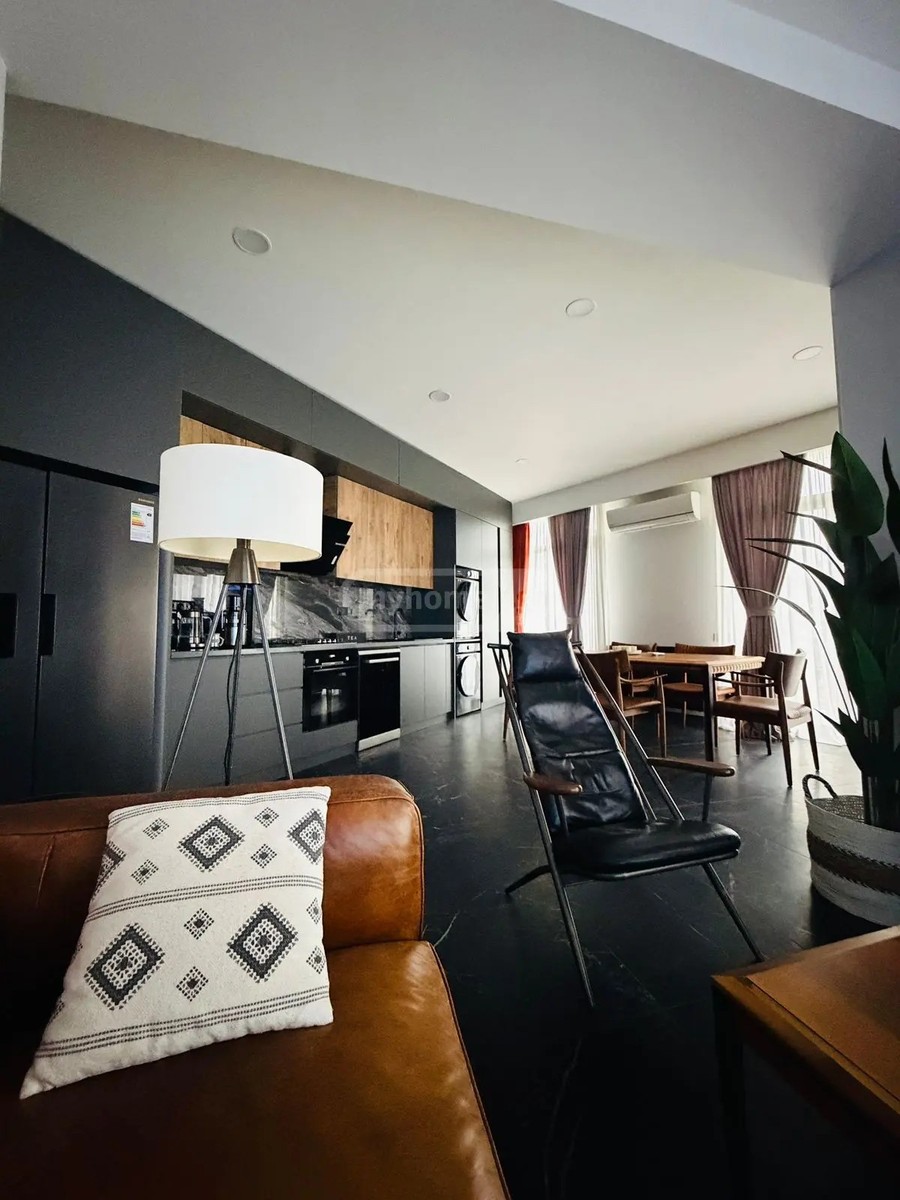 უნივერსიტეტის ქ. 24 - 4 rooms
