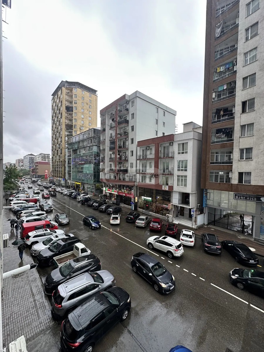 აღმაშენებლის ქ. 1 - 3 rooms