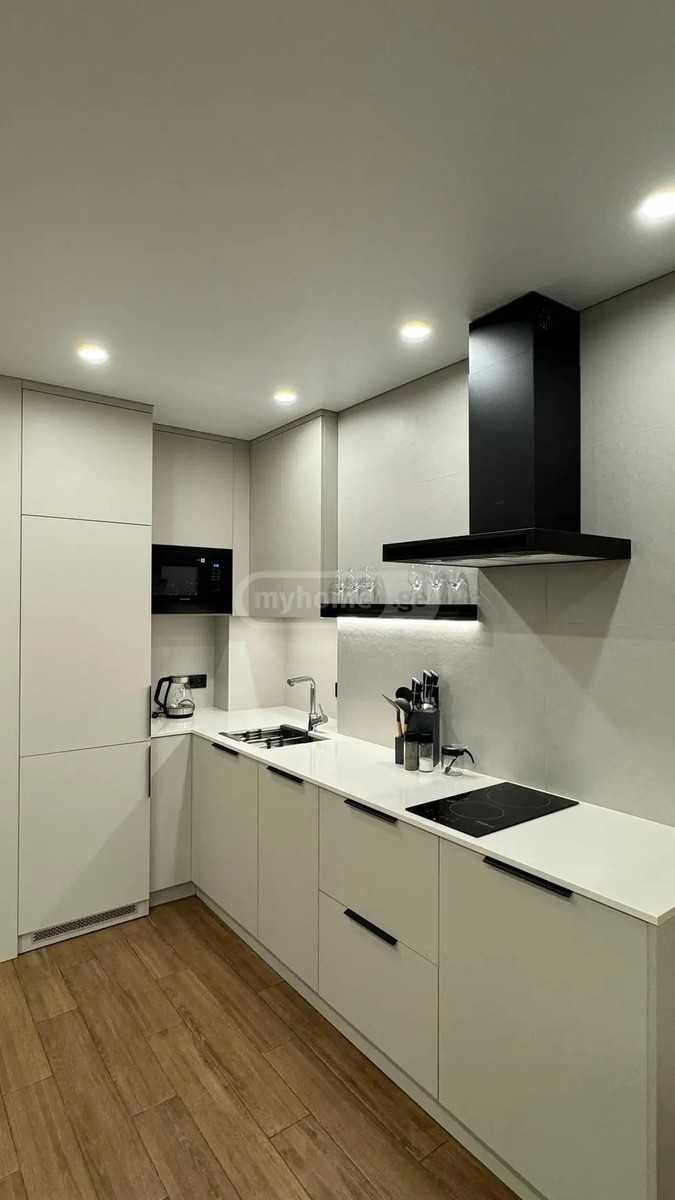 კაჩინსკი ლ. და მ. ქ. 8 - 1 rooms