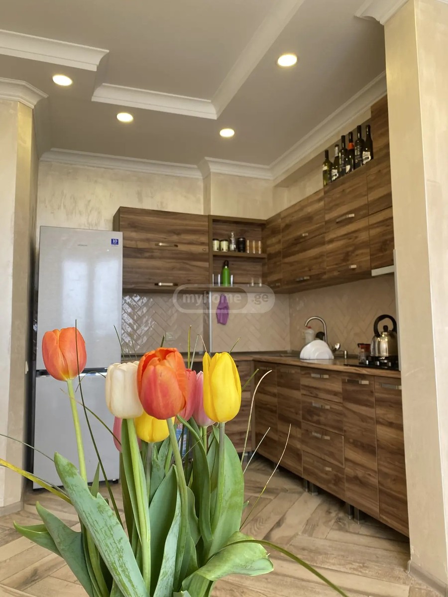 მირიან მეფის ქ. 33 - 6 rooms