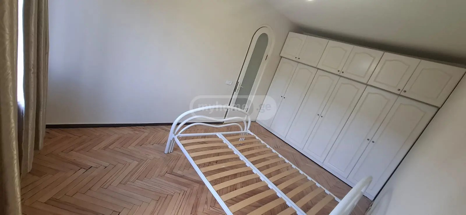 ბერი გაბრიელ სალოსის გამზ.  - 4 rooms
