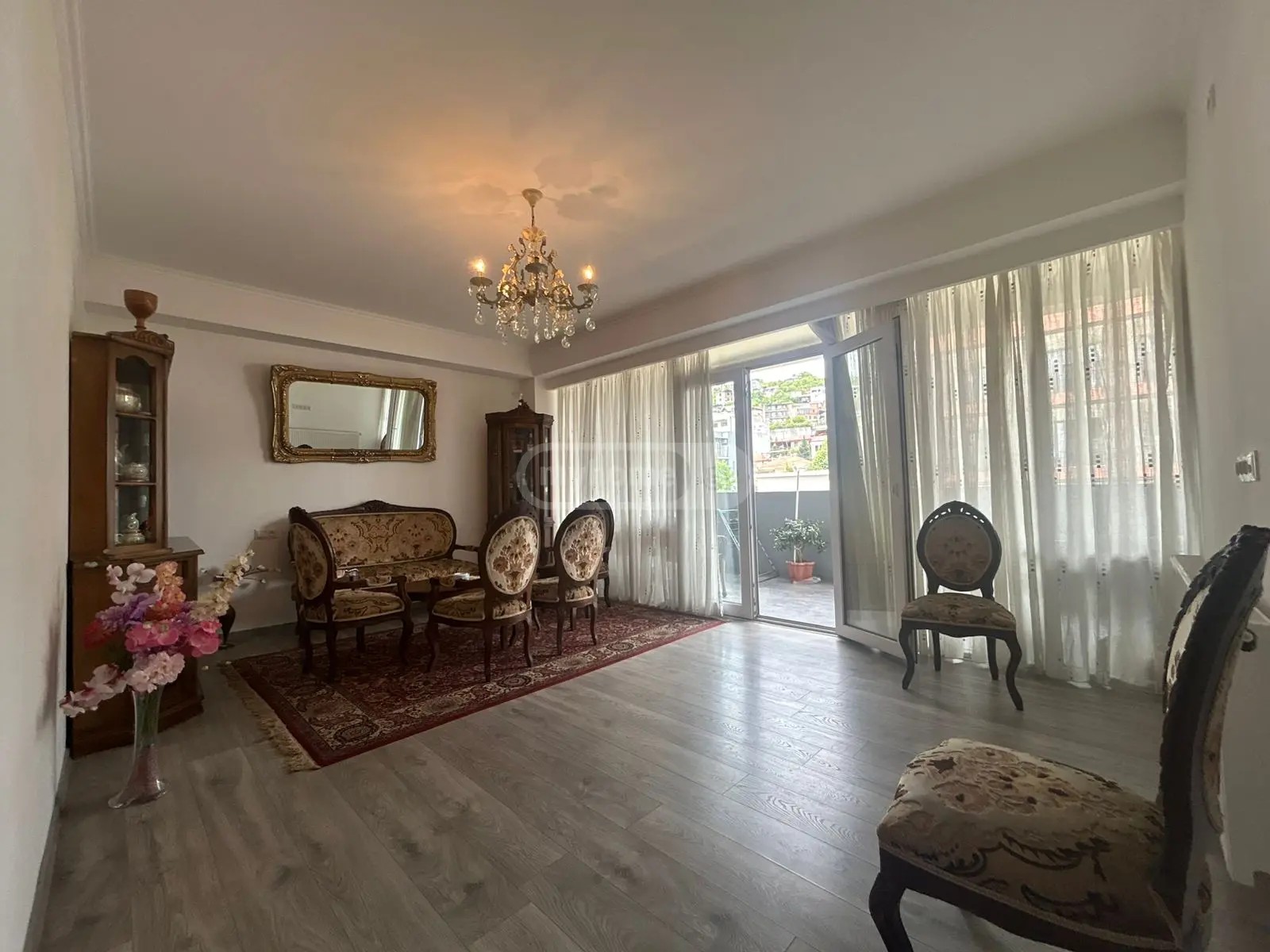 გაგარინი ი. ქ.  - 5 rooms