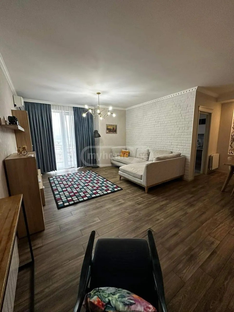 კამანის ქ. 10 - 4 rooms