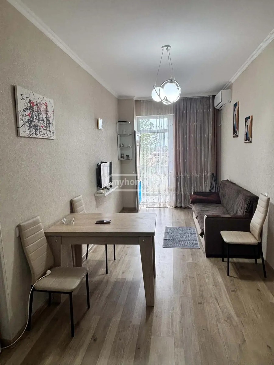აღმაშენებლის გამზ.  - 2 rooms