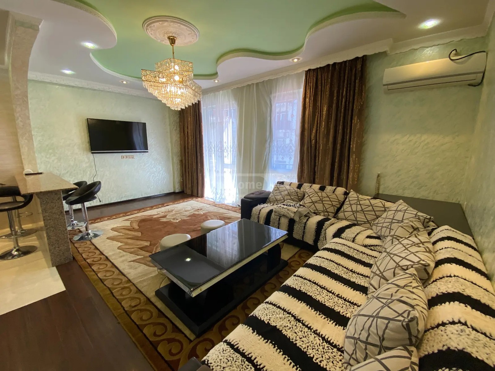 ანგისის ქ. 34 - 4 rooms