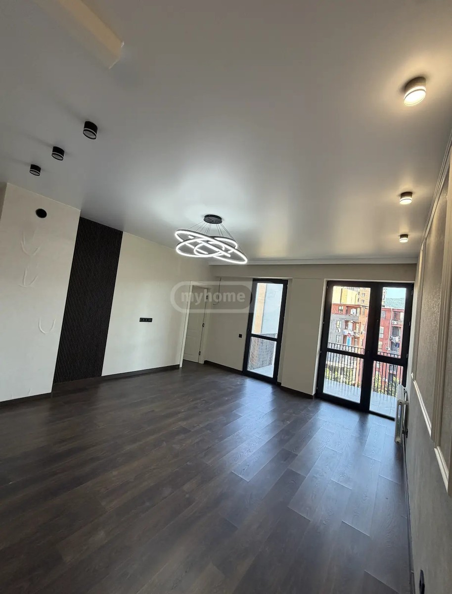 კამანის ქ.  - 4 rooms