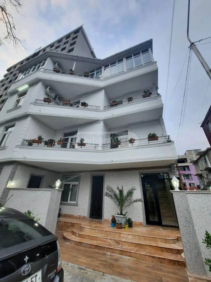 ტაბიძე გ. ქ. 38 - 5 rooms
