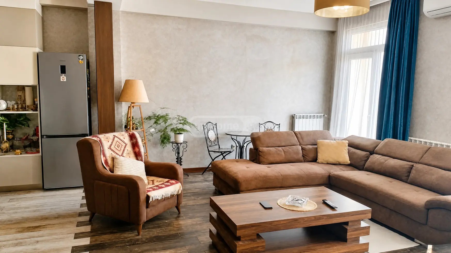 ვეფხისტყაოსნის ქ. 28 - 3 rooms