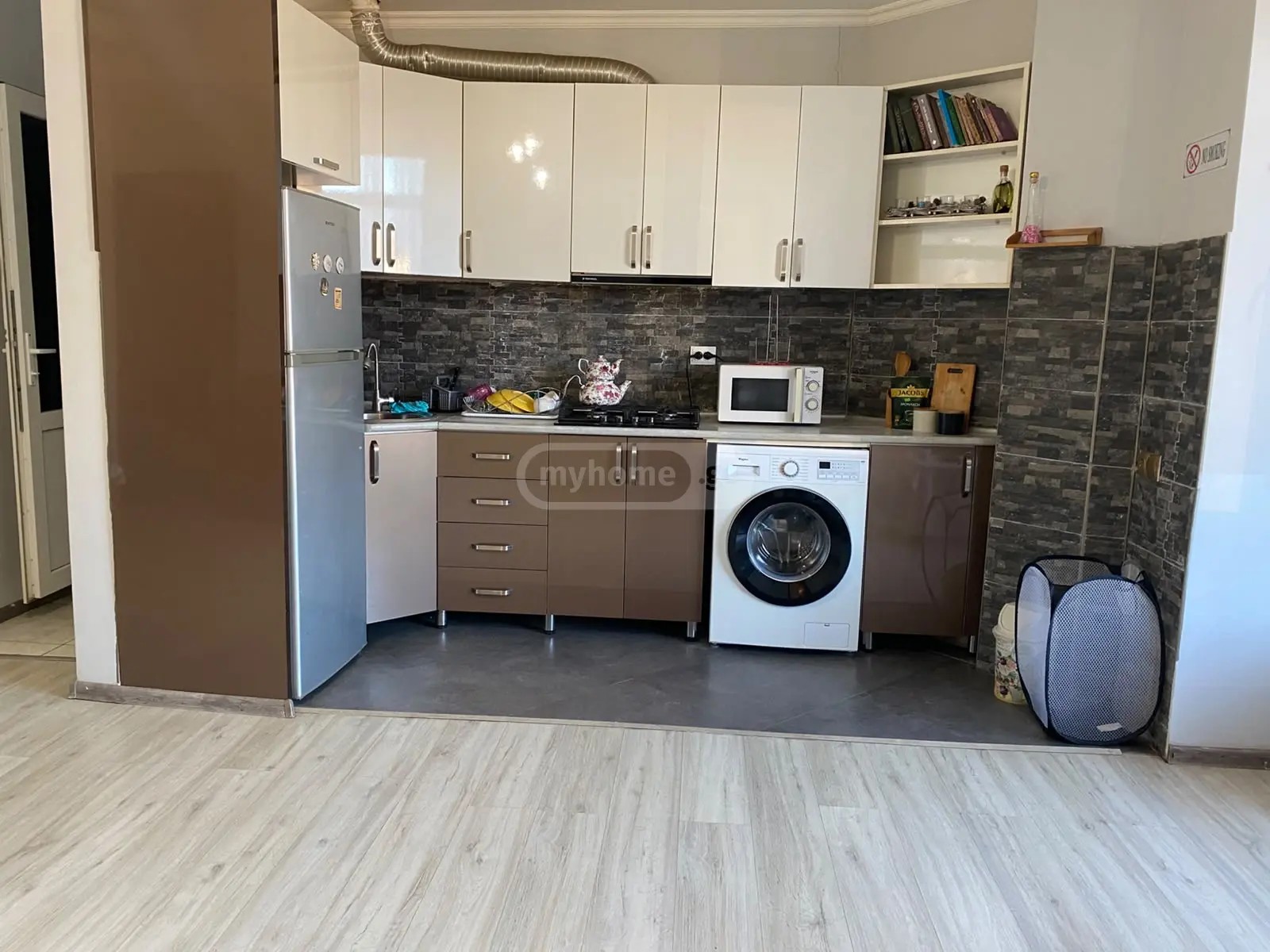 26 მაისის ქ.  - 3 rooms