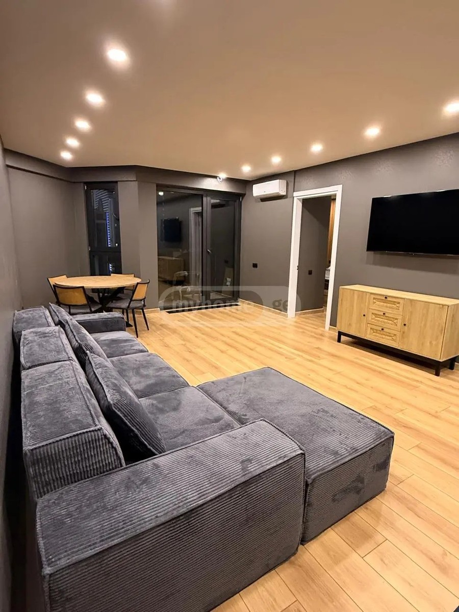 აბუსერიძე ტ. ქ. 13 - 2 rooms