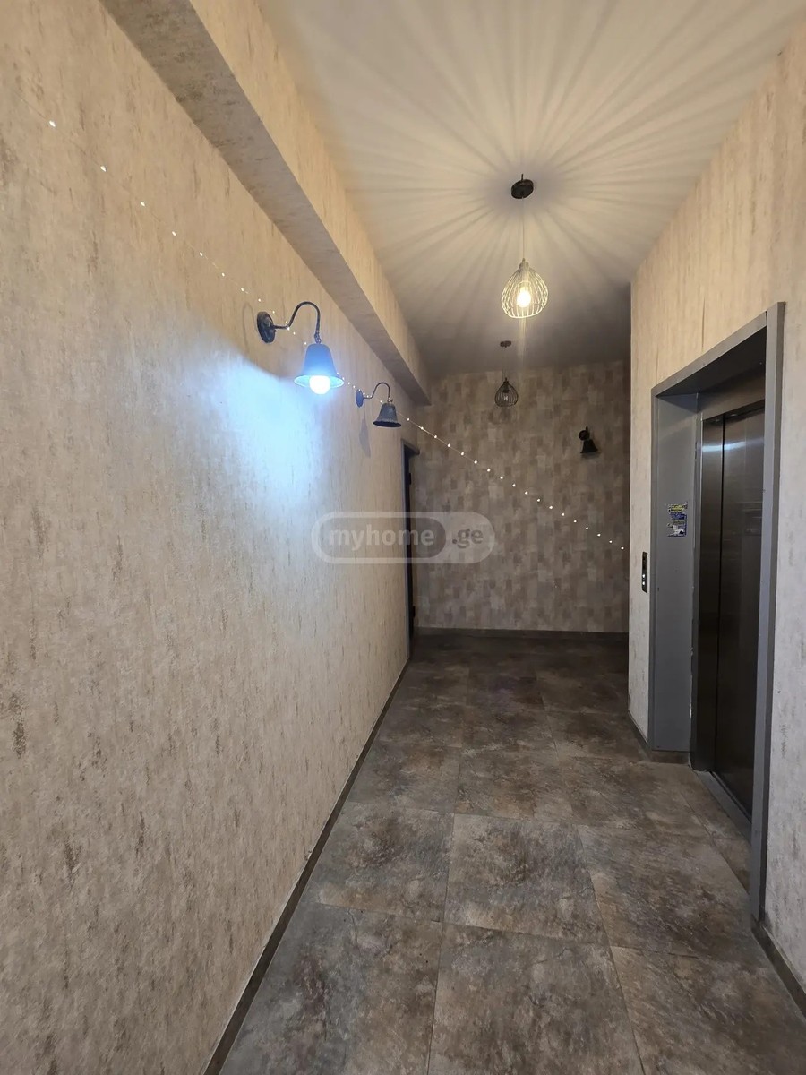 ტაბიძე ა. ქუჩა 41 - 5 rooms