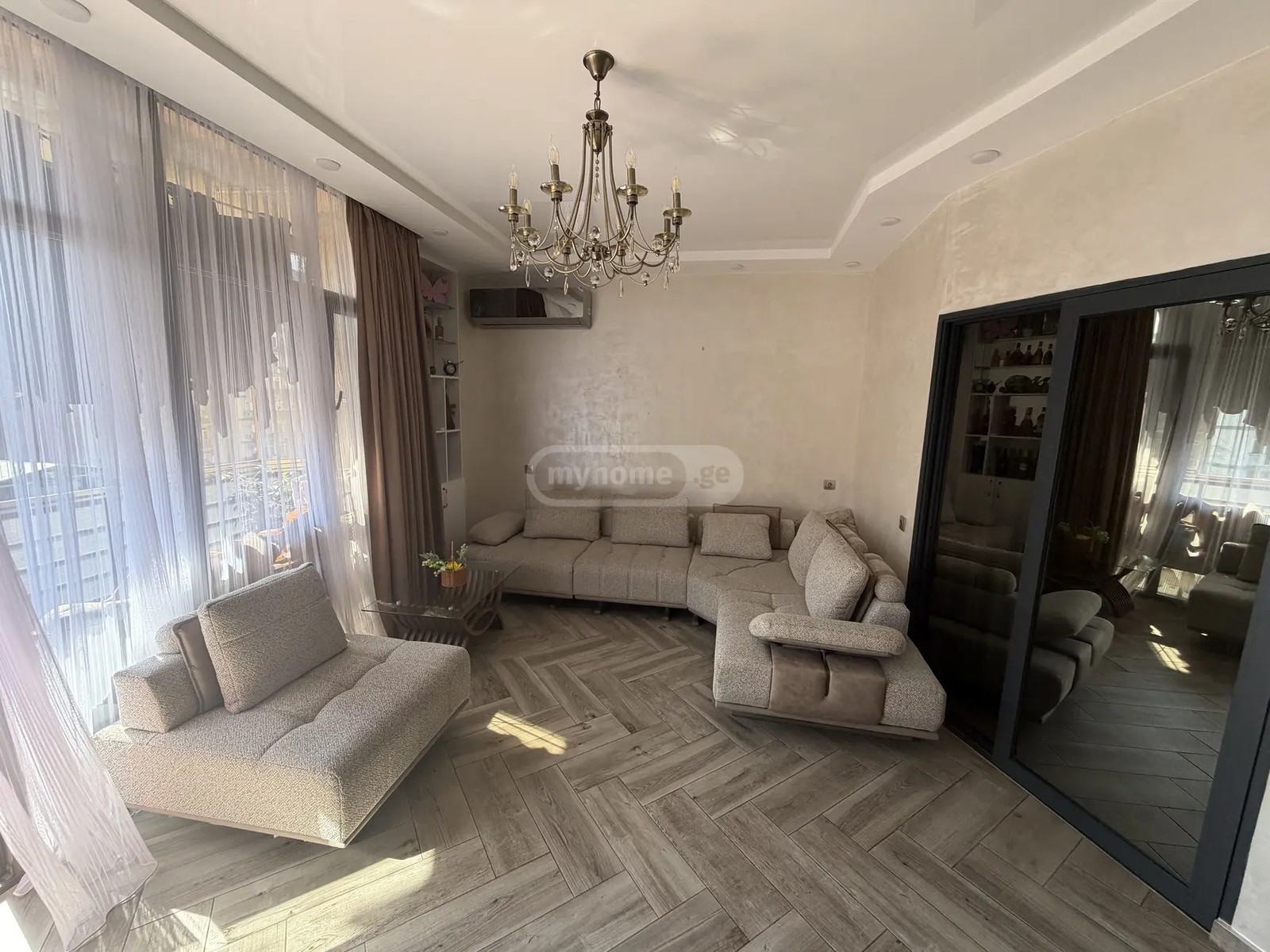 ყაზბეგი ა. ქ. 17 - 4 rooms